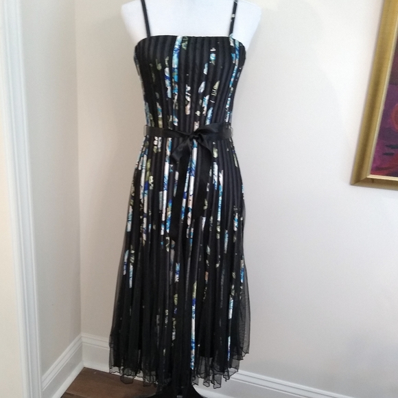 Sandra Darren Dresses & Skirts - Sandra Darren black & floral ribbon dress, size 10